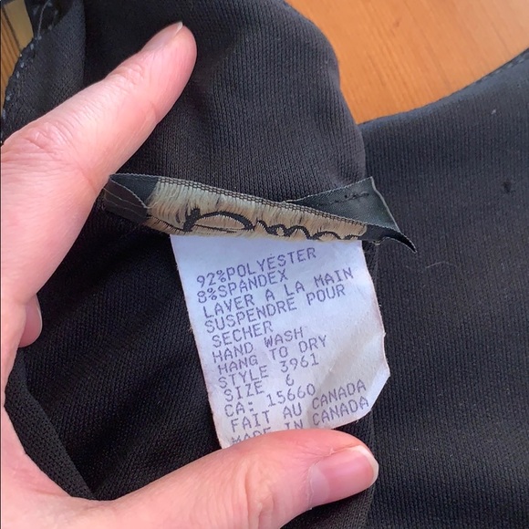 Black Bali Flattering Body Con Dress - Picture 5 of 9